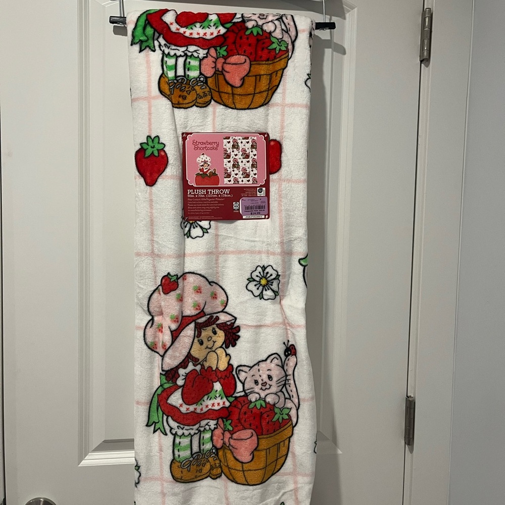 Strawberry shortcake throw